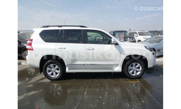 Nunua Imported Toyota Prado Nyeupe Gari ndani ya Import - Dubai nchini Harare Nunua Imported Toyota Prado Nyeupe Gari ndani ya Import - Dubai nchini Harare