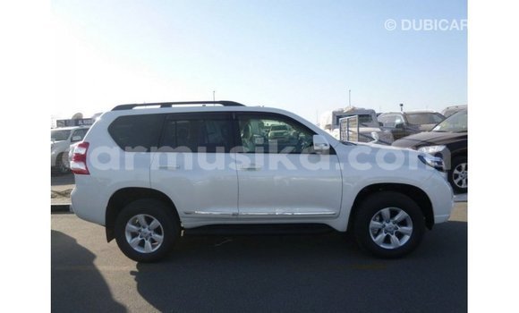 Nunua Imported Toyota Prado Nyeupe Gari ndani ya Import - Dubai nchini Harare Nunua Imported Toyota Prado Nyeupe Gari ndani ya Import - Dubai nchini Harare