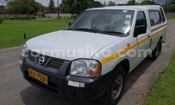 Acheter Occasion Voiture Nissan NP 300 Blanc à Harare, Harare Acheter Occasion Voiture Nissan NP 300 Blanc à Harare, Harare