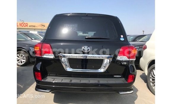Nunua Imported Toyota Land Cruiser Nyeusi Gari ndani ya Import - Dubai nchini Harare Nunua Imported Toyota Land Cruiser Nyeusi Gari ndani ya Import - Dubai nchini Harare