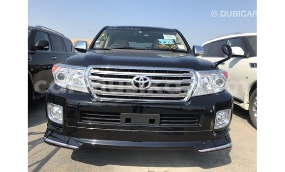 Nunua Imported Toyota Land Cruiser Nyeusi Gari ndani ya Import - Dubai nchini Harare Nunua Imported Toyota Land Cruiser Nyeusi Gari ndani ya Import - Dubai nchini Harare
