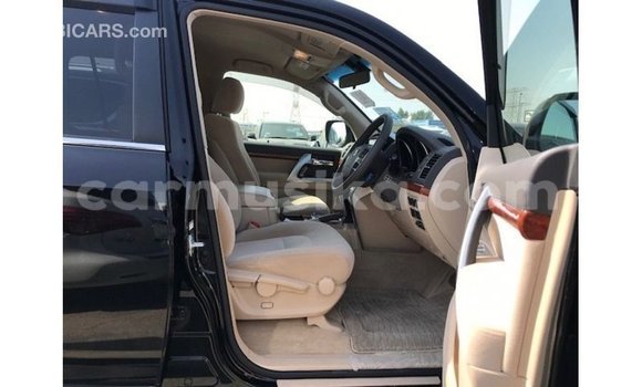 Nunua Imported Toyota Land Cruiser Nyeusi Gari ndani ya Import - Dubai nchini Harare Nunua Imported Toyota Land Cruiser Nyeusi Gari ndani ya Import - Dubai nchini Harare