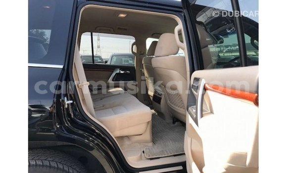 Nunua Imported Toyota Land Cruiser Nyeusi Gari ndani ya Import - Dubai nchini Harare Nunua Imported Toyota Land Cruiser Nyeusi Gari ndani ya Import - Dubai nchini Harare