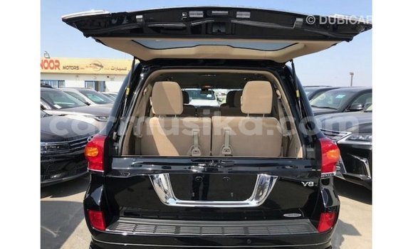Nunua Imported Toyota Land Cruiser Nyeusi Gari ndani ya Import - Dubai nchini Harare Nunua Imported Toyota Land Cruiser Nyeusi Gari ndani ya Import - Dubai nchini Harare