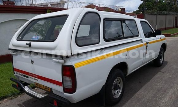 Acheter Occasion Voiture Nissan NP 300 Blanc à Harare, Harare Acheter Occasion Voiture Nissan NP 300 Blanc à Harare, Harare