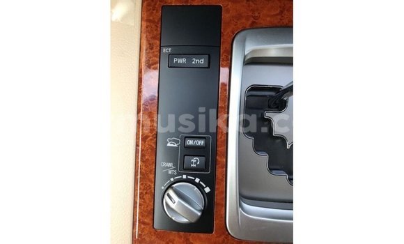 Nunua Imported Toyota Land Cruiser Nyeusi Gari ndani ya Import - Dubai nchini Harare Nunua Imported Toyota Land Cruiser Nyeusi Gari ndani ya Import - Dubai nchini Harare