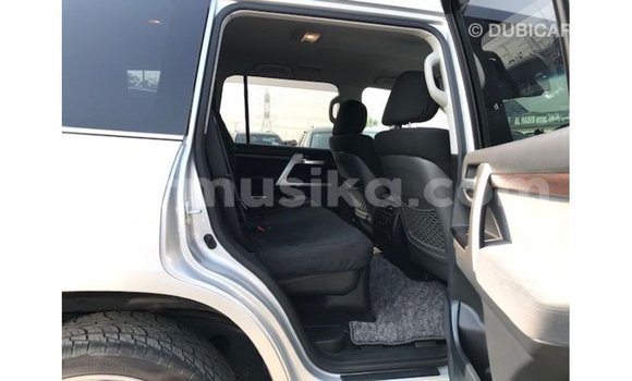 Tenga Imported Toyota Land Cruiser Zvimwe Mota in Import - Dubai in Harare Tenga Imported Toyota Land Cruiser Zvimwe Mota in Import - Dubai in Harare