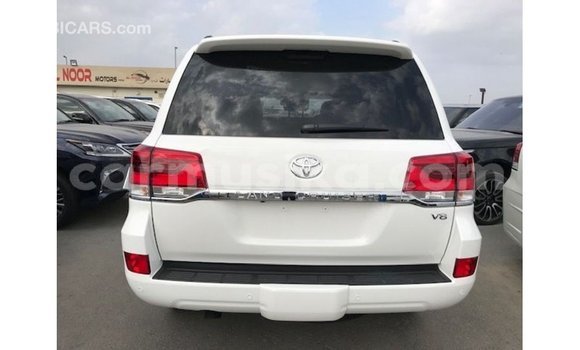 Buy Import Toyota Land Cruiser White Car in Import - Dubai in Harare Buy Import Toyota Land Cruiser White Car in Import - Dubai in Harare