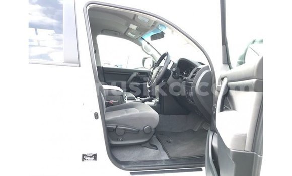 Buy Import Toyota Land Cruiser White Car in Import - Dubai in Harare Buy Import Toyota Land Cruiser White Car in Import - Dubai in Harare