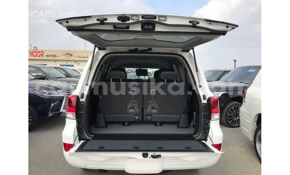 Buy Import Toyota Land Cruiser White Car in Import - Dubai in Harare Buy Import Toyota Land Cruiser White Car in Import - Dubai in Harare