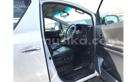 Tenga Imported Toyota Vellfire Chena Mota in Import - Dubai in Harare Tenga Imported Toyota Vellfire Chena Mota in Import - Dubai in Harare