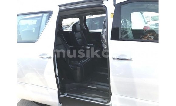 Tenga Imported Toyota Vellfire Chena Mota in Import - Dubai in Harare Tenga Imported Toyota Vellfire Chena Mota in Import - Dubai in Harare