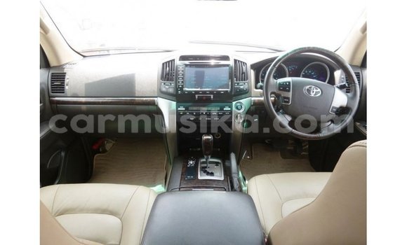 Tenga Imported Toyota Land Cruiser Chena Mota in Import - Dubai in Harare Tenga Imported Toyota Land Cruiser Chena Mota in Import - Dubai in Harare