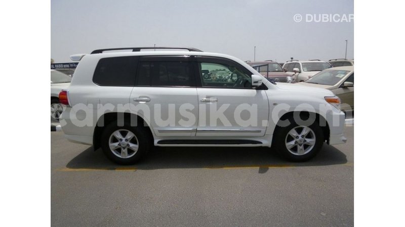 Big with watermark toyota land cruiser harare import dubai 12696