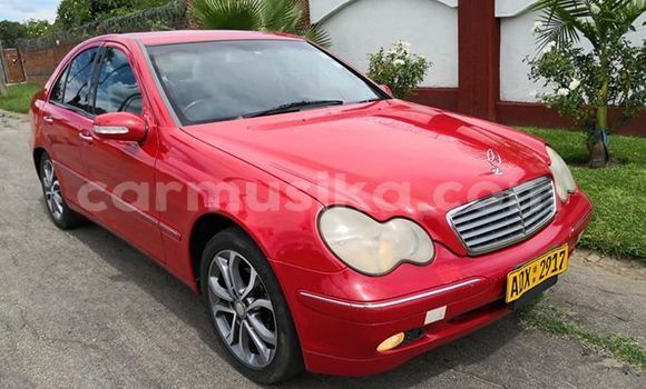 Acheter Occasion Voiture Mercedes‒Benz C-klasse Rouge à Harare, Harare Acheter Occasion Voiture Mercedes‒Benz C-klasse Rouge à Harare, Harare