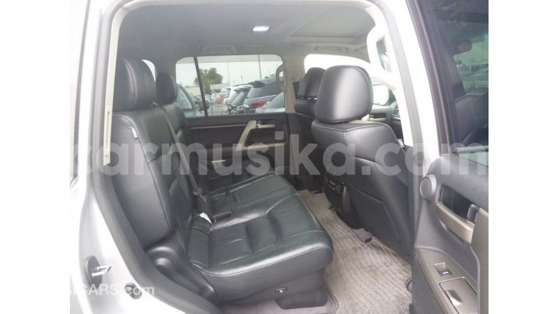 Big with watermark toyota land cruiser harare import dubai 12697