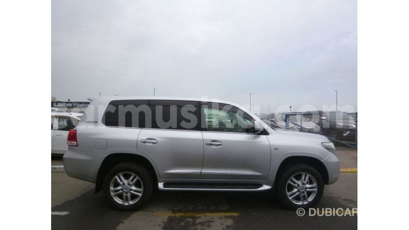 Big with watermark toyota land cruiser harare import dubai 12697