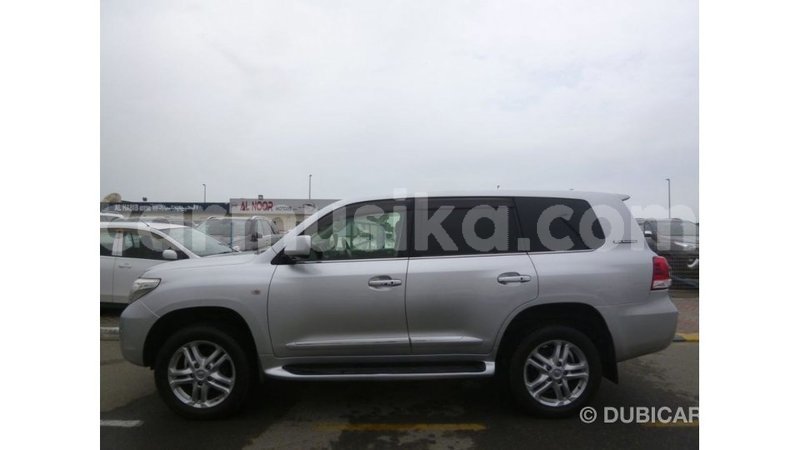 Big with watermark toyota land cruiser harare import dubai 12697