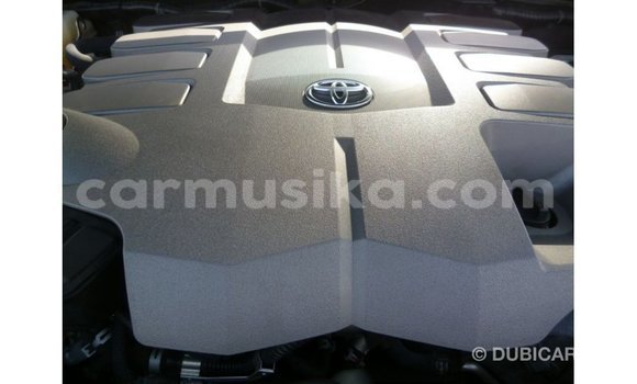 Tenga Imported Toyota Land Cruiser Nhema Mota in Import - Dubai in Harare Tenga Imported Toyota Land Cruiser Nhema Mota in Import - Dubai in Harare