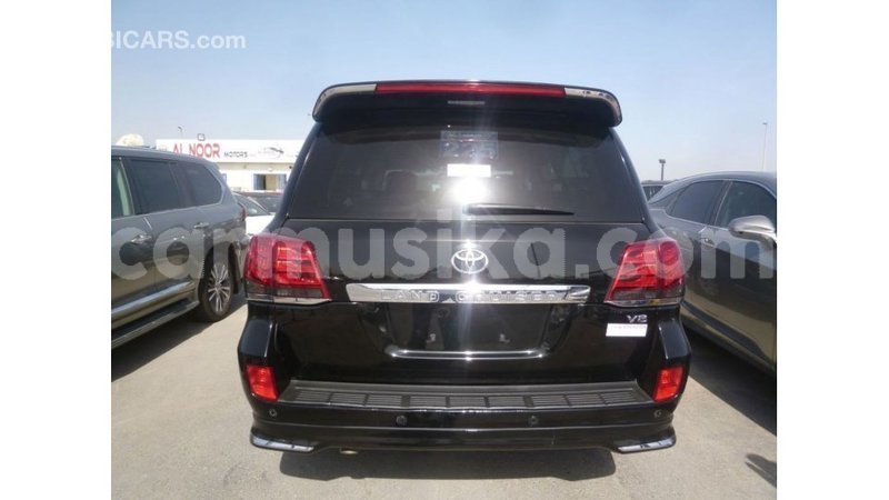 Big with watermark toyota land cruiser harare import dubai 12700