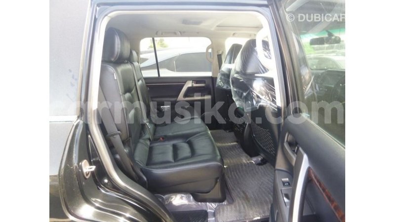 Big with watermark toyota land cruiser harare import dubai 12700