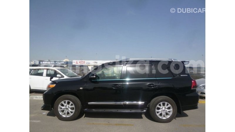 Big with watermark toyota land cruiser harare import dubai 12700