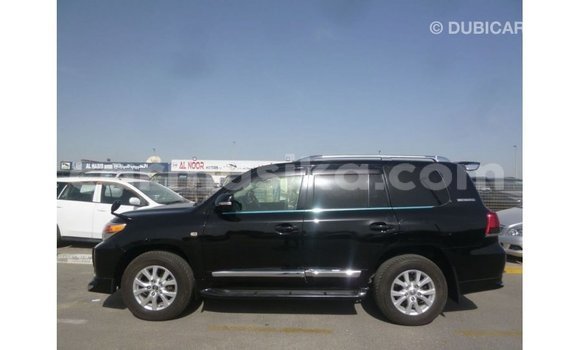 Nunua Imported Toyota Land Cruiser Nyeusi Gari ndani ya Import - Dubai nchini Harare Nunua Imported Toyota Land Cruiser Nyeusi Gari ndani ya Import - Dubai nchini Harare