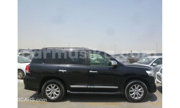 Acheter Import Voiture Toyota Land Cruiser Noir à Import - Dubai, Harare Acheter Import Voiture Toyota Land Cruiser Noir à Import - Dubai, Harare