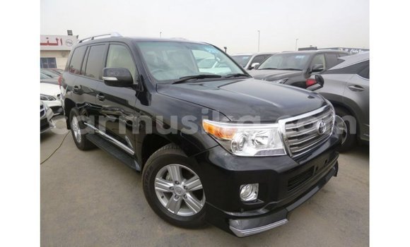 Nunua Imported Toyota Land Cruiser Nyeusi Gari ndani ya Import - Dubai nchini Harare Nunua Imported Toyota Land Cruiser Nyeusi Gari ndani ya Import - Dubai nchini Harare