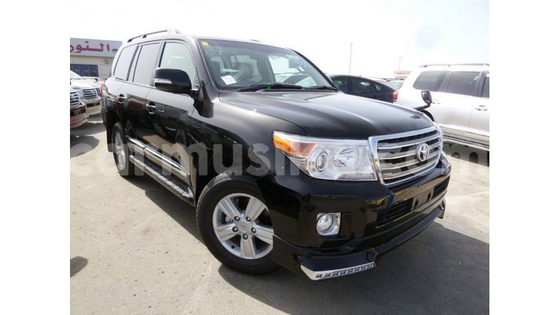 Big with watermark toyota land cruiser harare import dubai 12707