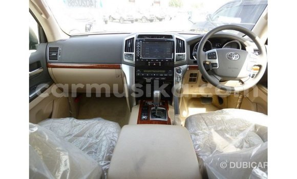 Tenga Imported Toyota Land Cruiser Nhema Mota in Import - Dubai in Harare Tenga Imported Toyota Land Cruiser Nhema Mota in Import - Dubai in Harare