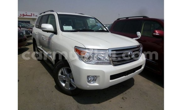 Tenga Imported Toyota Land Cruiser Chena Mota in Import - Dubai in Harare Tenga Imported Toyota Land Cruiser Chena Mota in Import - Dubai in Harare