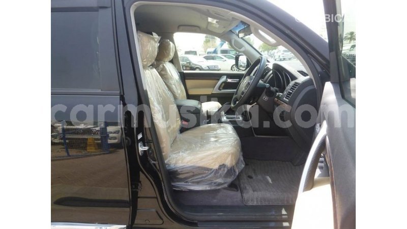 Big with watermark toyota land cruiser harare import dubai 12709