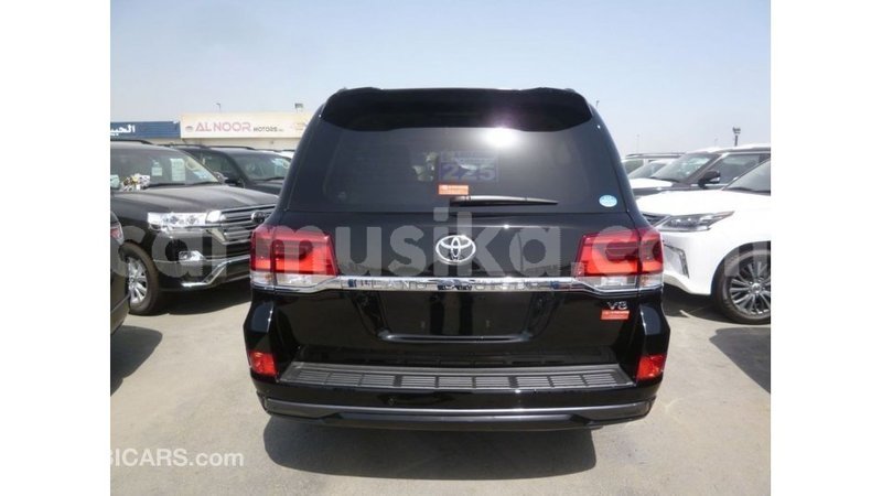 Big with watermark toyota land cruiser harare import dubai 12718