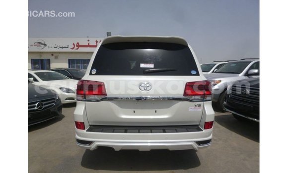 Buy Import Toyota Land Cruiser White Car in Import - Dubai in Harare Buy Import Toyota Land Cruiser White Car in Import - Dubai in Harare