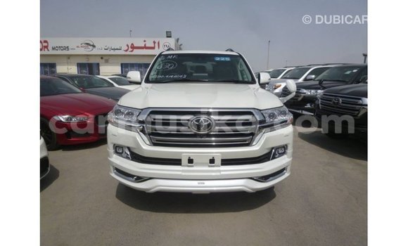 Buy Import Toyota Land Cruiser White Car in Import - Dubai in Harare Buy Import Toyota Land Cruiser White Car in Import - Dubai in Harare
