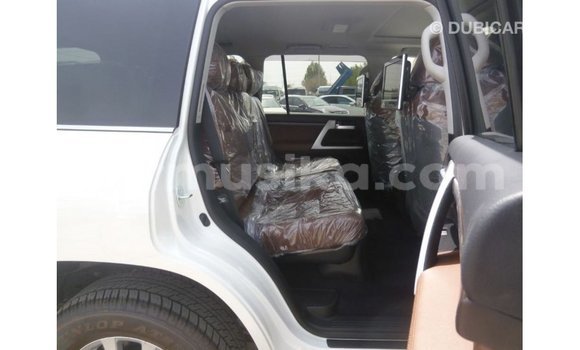 Buy Import Toyota Land Cruiser White Car in Import - Dubai in Harare Buy Import Toyota Land Cruiser White Car in Import - Dubai in Harare