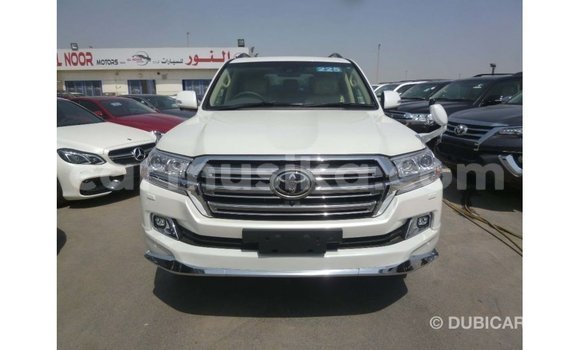 Tenga Imported Toyota Land Cruiser Chena Mota in Import - Dubai in Harare Tenga Imported Toyota Land Cruiser Chena Mota in Import - Dubai in Harare