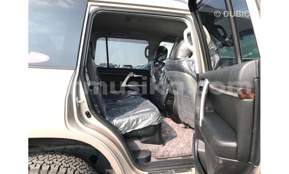 Nunua Imported Toyota Land Cruiser Nyingine Gari ndani ya Import - Dubai nchini Harare Nunua Imported Toyota Land Cruiser Nyingine Gari ndani ya Import - Dubai nchini Harare