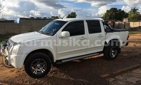 Nunua Ilio tumika Isuzu KB Nyeupe Gari ndani ya Harare nchini Harare