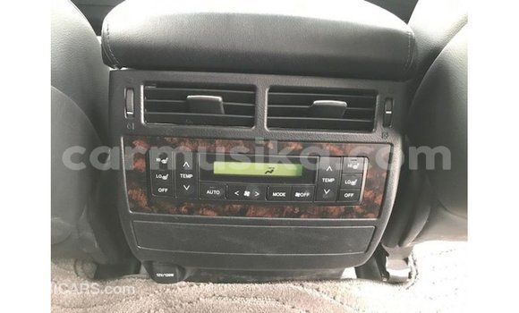 Nunua Imported Toyota Land Cruiser Nyeupe Gari ndani ya Import - Dubai nchini Harare Nunua Imported Toyota Land Cruiser Nyeupe Gari ndani ya Import - Dubai nchini Harare