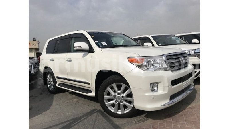 Big with watermark toyota land cruiser harare import dubai 12731