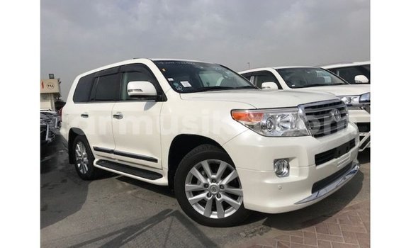 Buy Import Toyota Land Cruiser White Car in Import - Dubai in Harare Buy Import Toyota Land Cruiser White Car in Import - Dubai in Harare