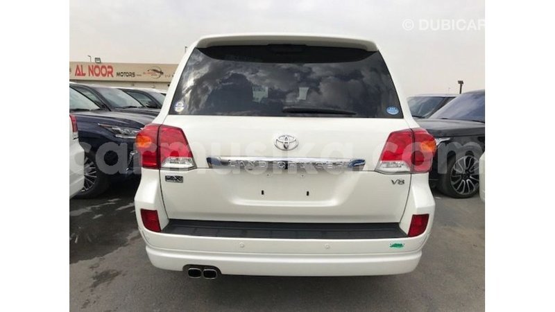 Big with watermark toyota land cruiser harare import dubai 12731