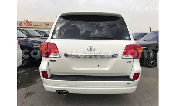Buy Import Toyota Land Cruiser White Car in Import - Dubai in Harare Buy Import Toyota Land Cruiser White Car in Import - Dubai in Harare