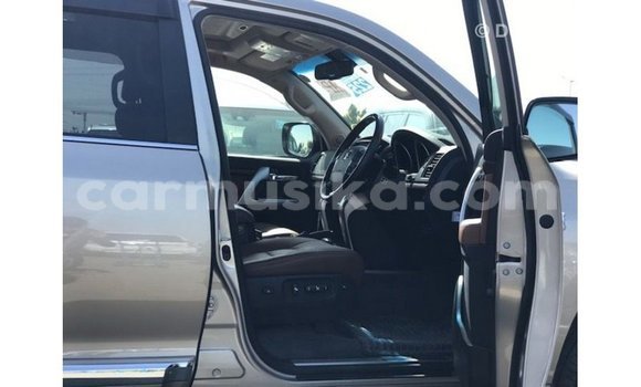 Tenga Imported Toyota Land Cruiser Zvimwe Mota in Import - Dubai in Harare Tenga Imported Toyota Land Cruiser Zvimwe Mota in Import - Dubai in Harare