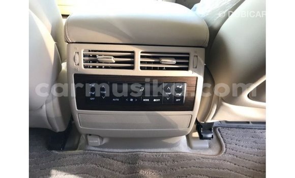 Tenga Imported Toyota Land Cruiser Chena Mota in Import - Dubai in Harare Tenga Imported Toyota Land Cruiser Chena Mota in Import - Dubai in Harare