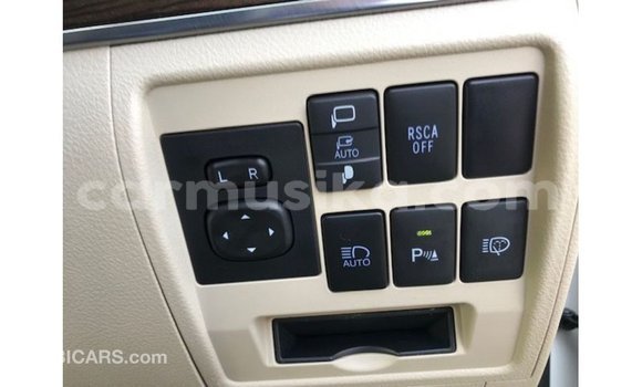 Tenga Imported Toyota Land Cruiser Chena Mota in Import - Dubai in Harare Tenga Imported Toyota Land Cruiser Chena Mota in Import - Dubai in Harare