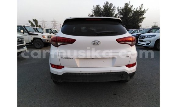 Tenga Imported Hyundai Tucson Chena Mota in Import - Dubai in Harare Tenga Imported Hyundai Tucson Chena Mota in Import - Dubai in Harare