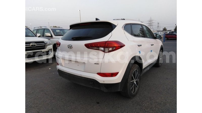 Big with watermark hyundai tucson harare import dubai 12737